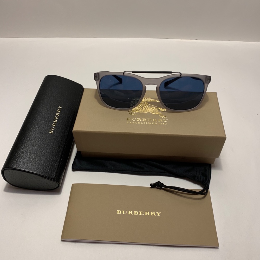 Burberry Sunglasses Authentic Made in Italy Unisex